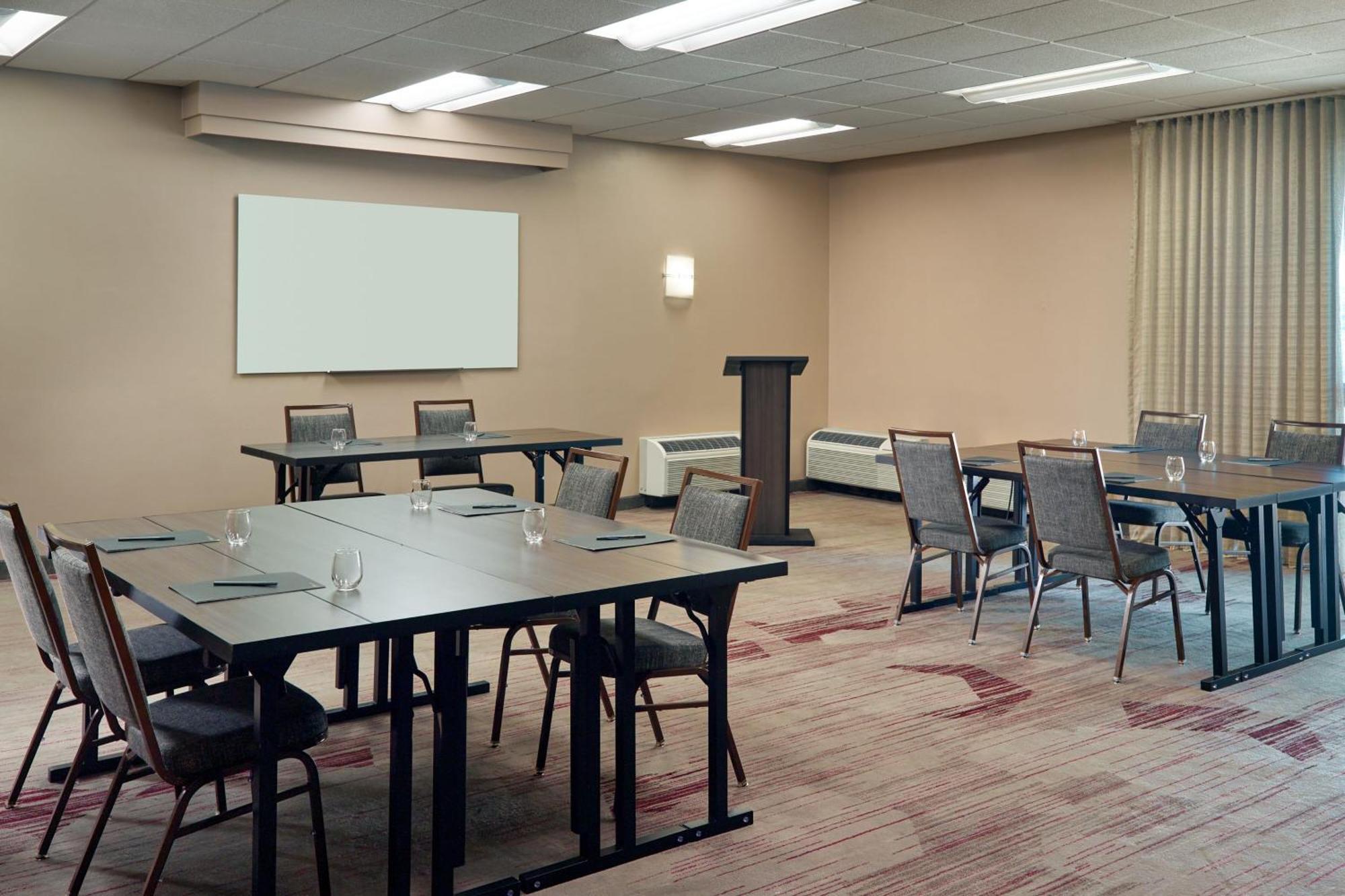 Courtyard By Marriott Atlanta Executive Park/Emory Otel Dış mekan fotoğraf